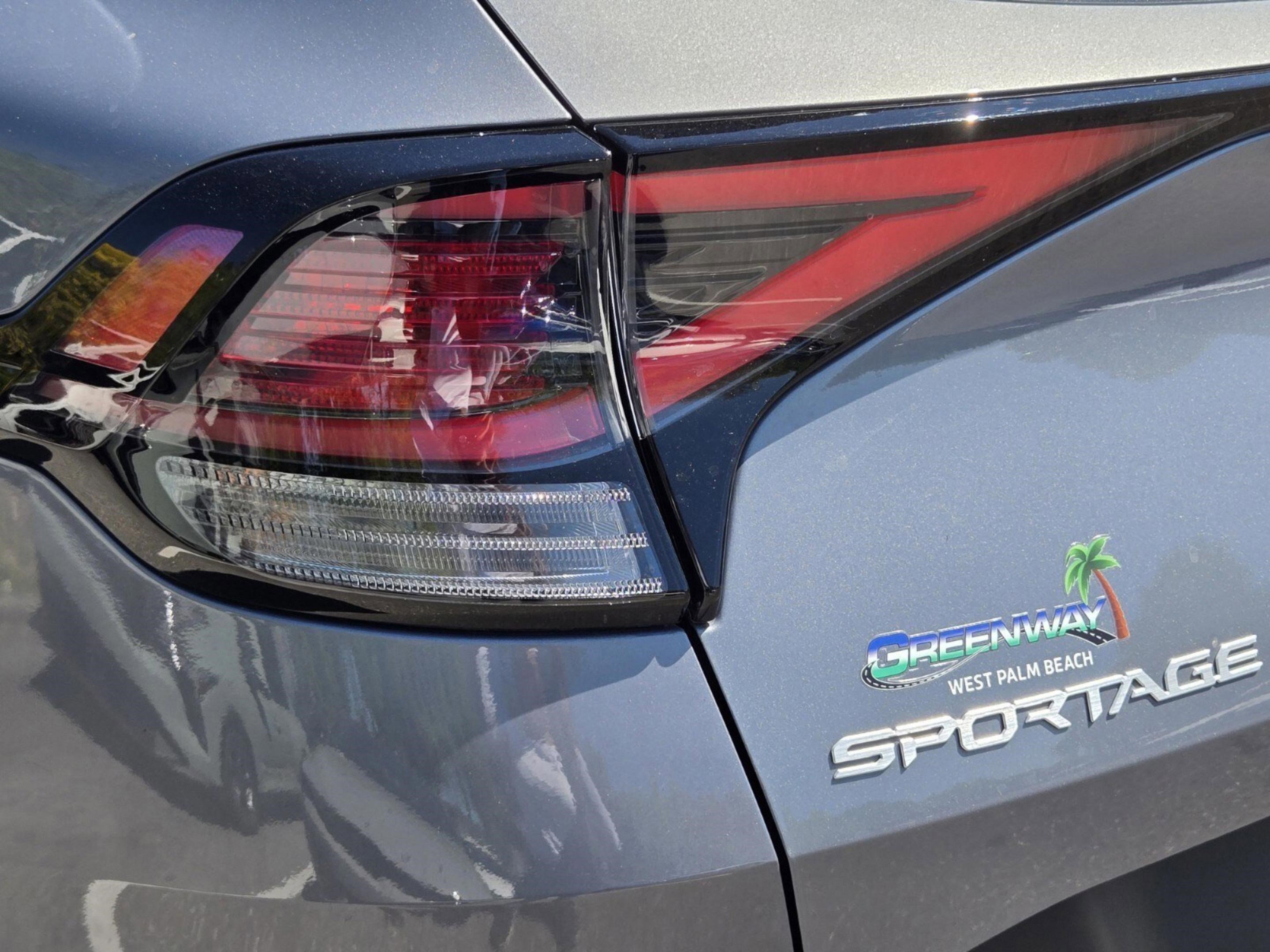 Used 2024 Kia Sportage EX image 23