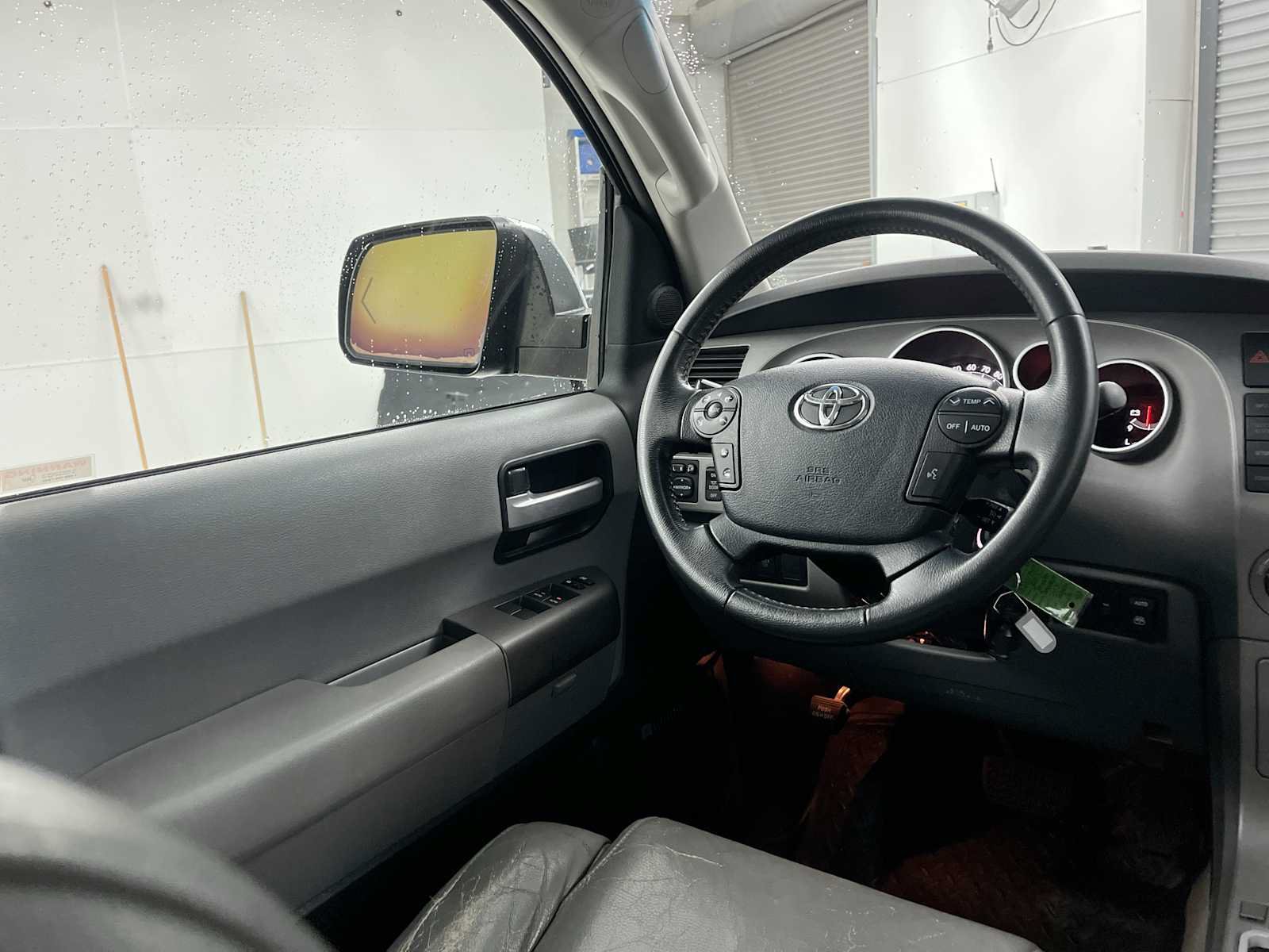 Used 2011 Toyota Sequoia Limited AWD/4WD image 15
