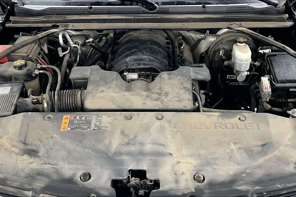Used 2018 Chevrolet Suburban LS image 13