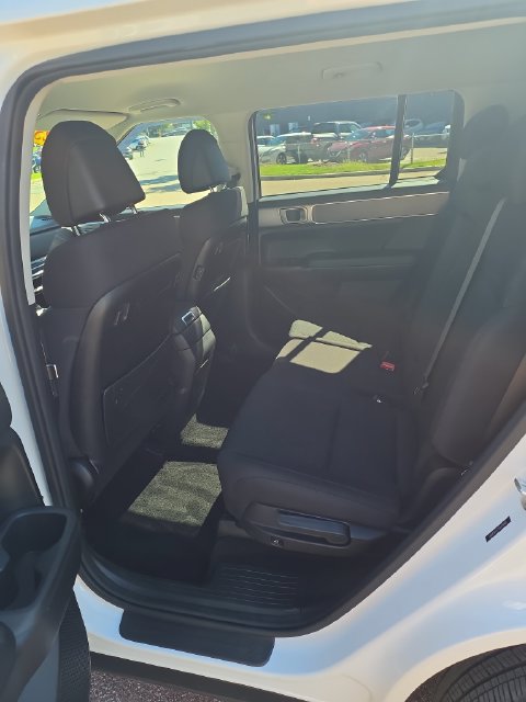 Used 2025 Hyundai Santa Fe SE w/ Tow & Go Package AWD/4WD image 17