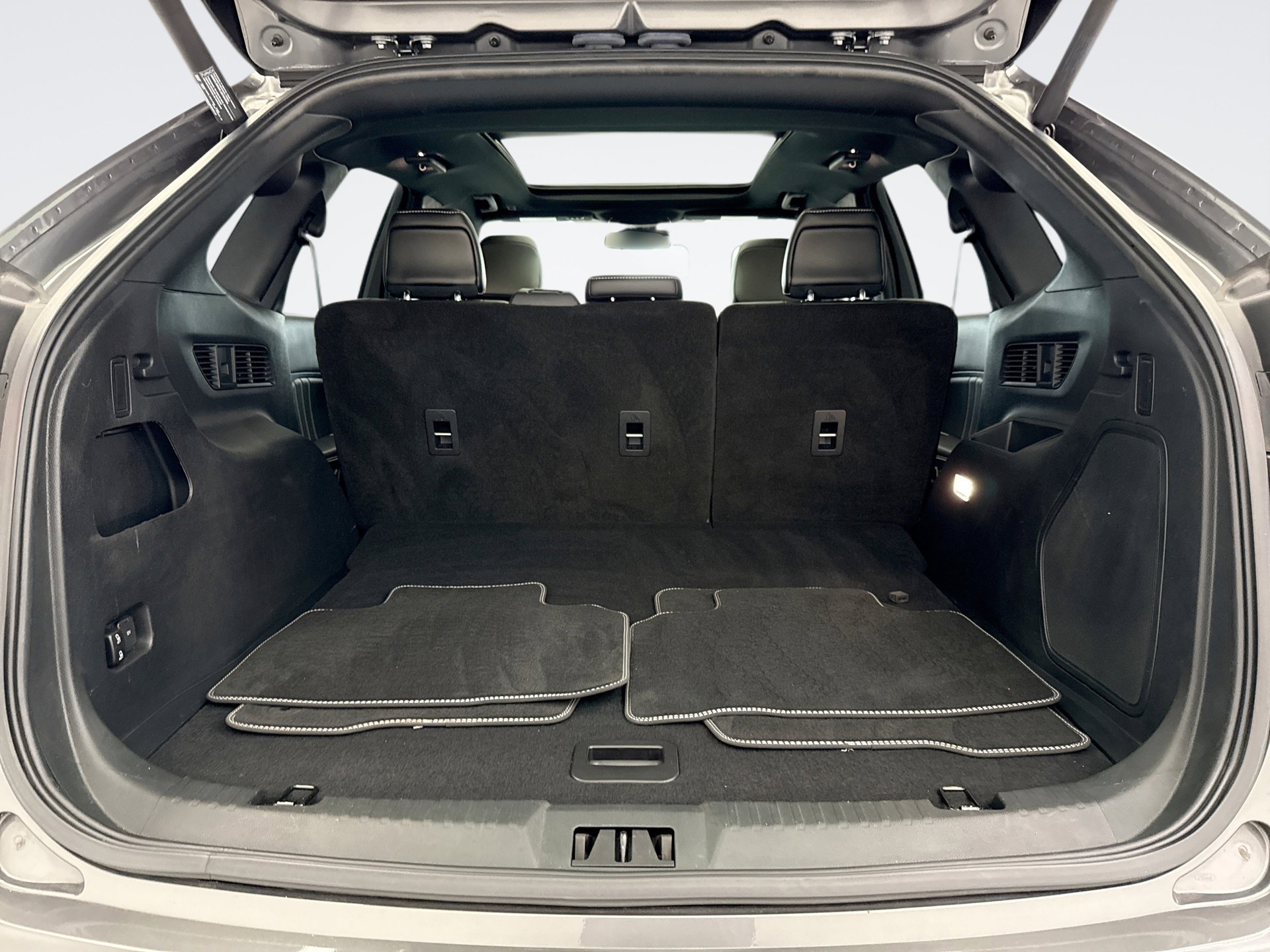Used 2021 Ford Edge ST w/ Equipment Group 401A AWD/4WD image 19