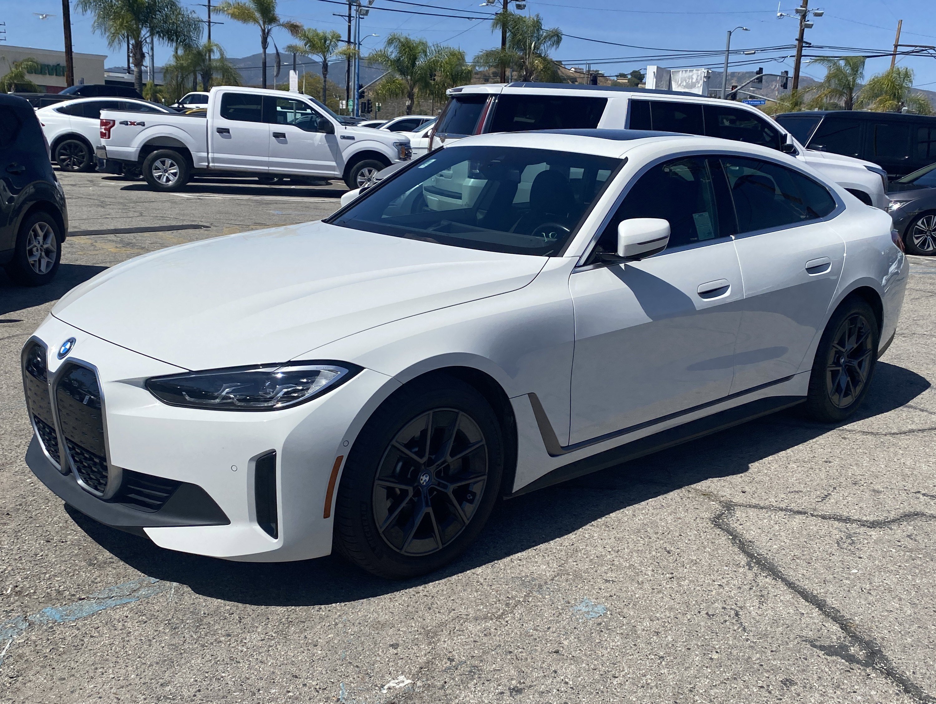 Used 2022 BMW i4 eDrive40 w/ Premium Package RWD image 2