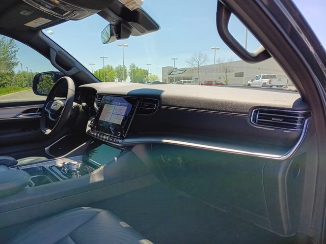 Used 2023 Jeep Wagoneer Series II AWD/4WD image 11
