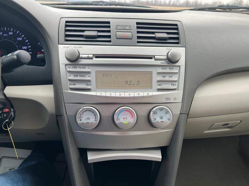 Used 2011 Toyota Camry LE image 14