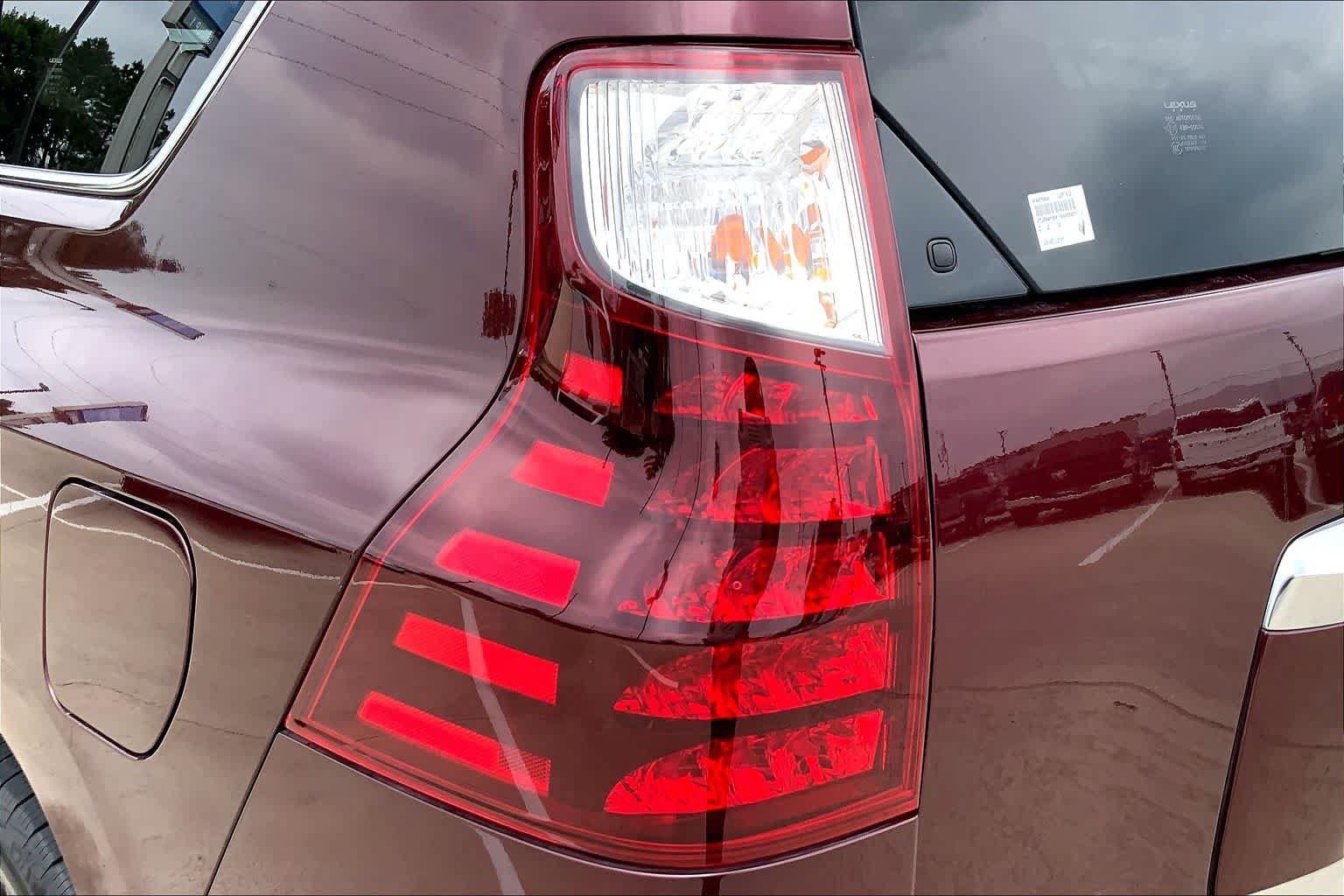 Used 2022 Lexus GX 460 Luxury w/ Sport Design Package AWD/4WD image 28