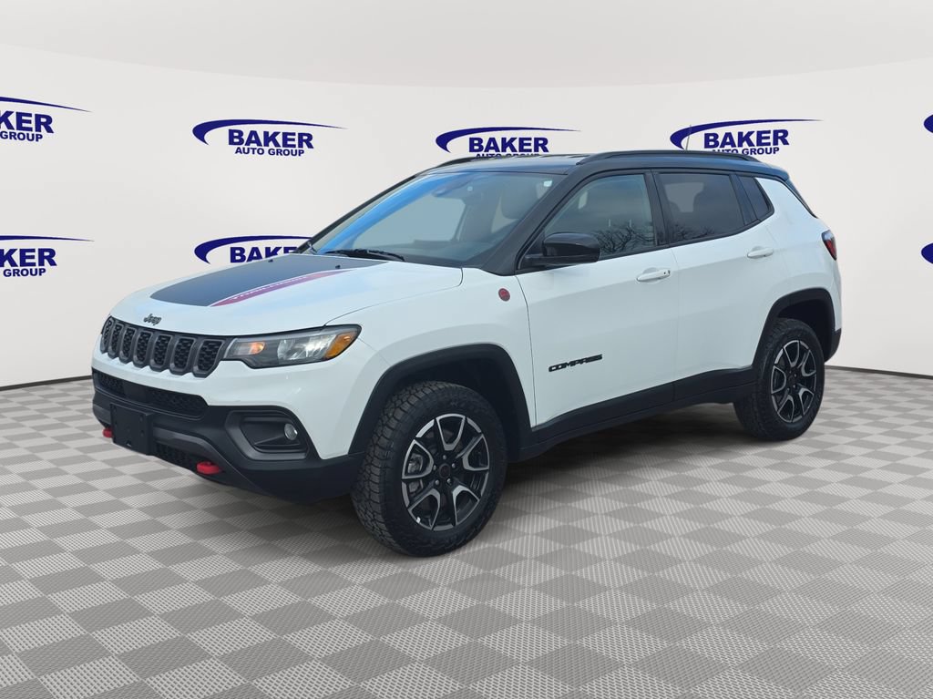 Used 2025 Jeep Compass Trailhawk AWD/4WD image 7