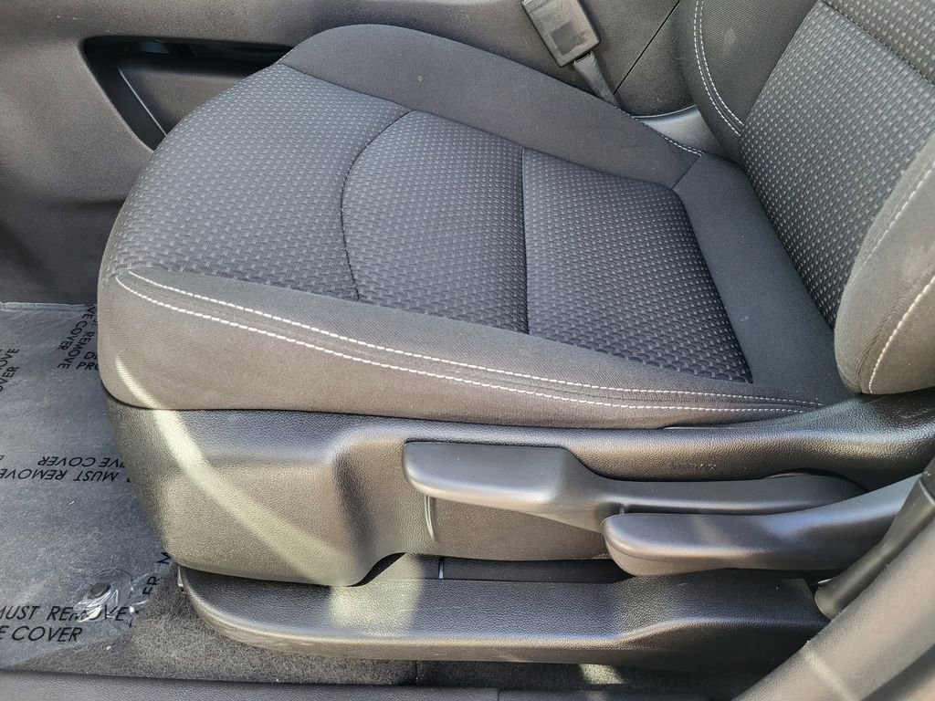 Used 2024 GMC Terrain SLE image 17