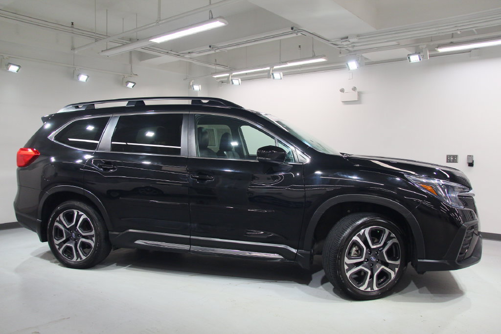Used 2024 Subaru Ascent Limited w/ Technology Package AWD/4WD image 11