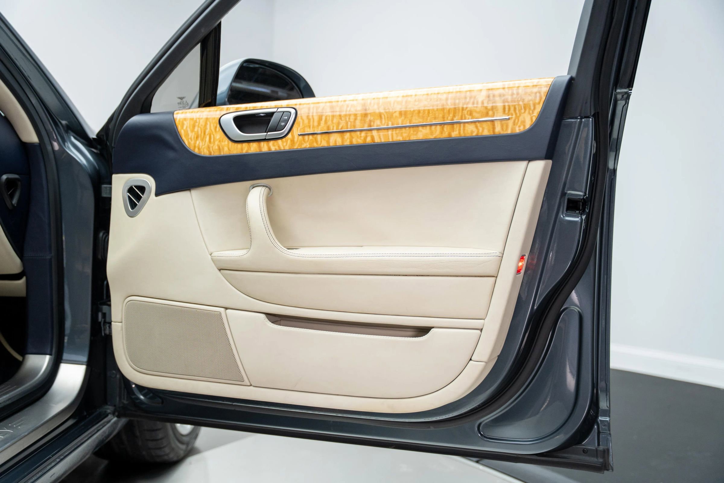 Used 2013 Bentley Flying Spur Flying Spur image 25