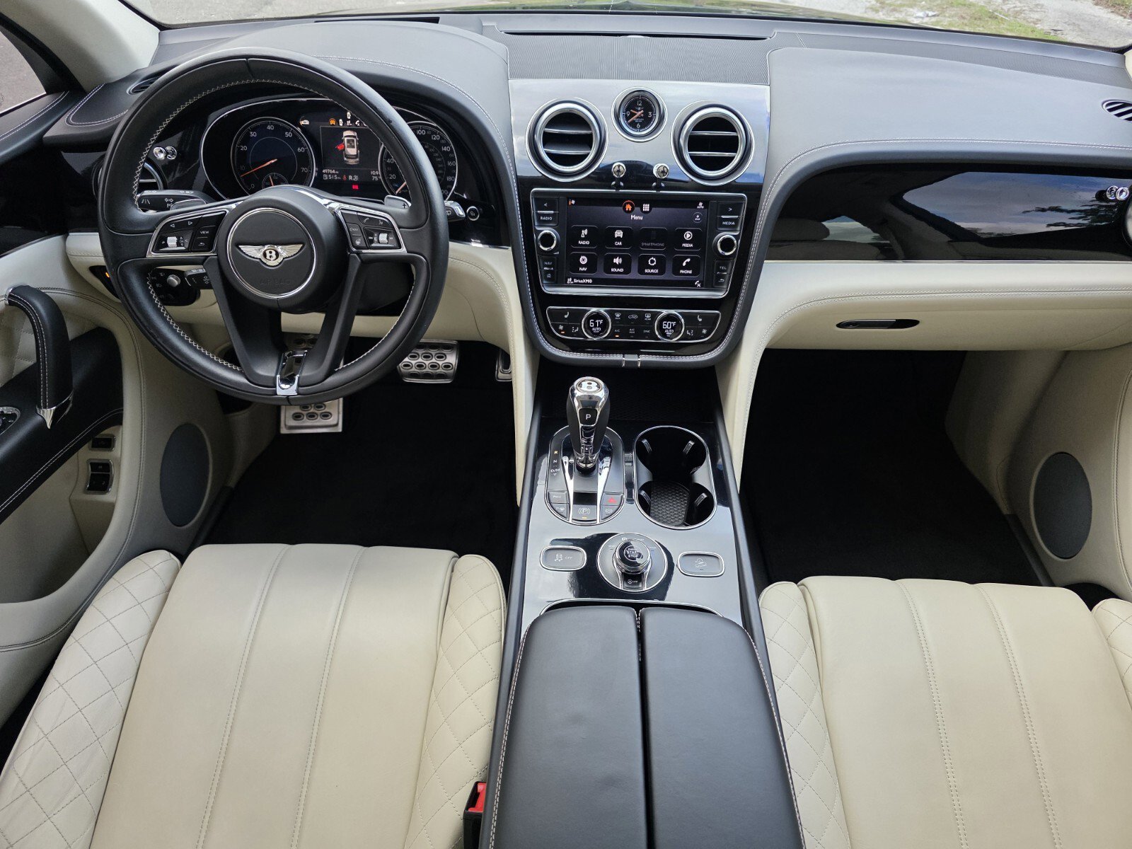 Used 2019 Bentley Bentayga image 4