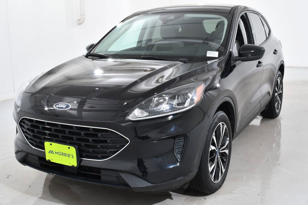 Used 2022 Ford Escape SE w/ SE Sport Appearance Package image 2