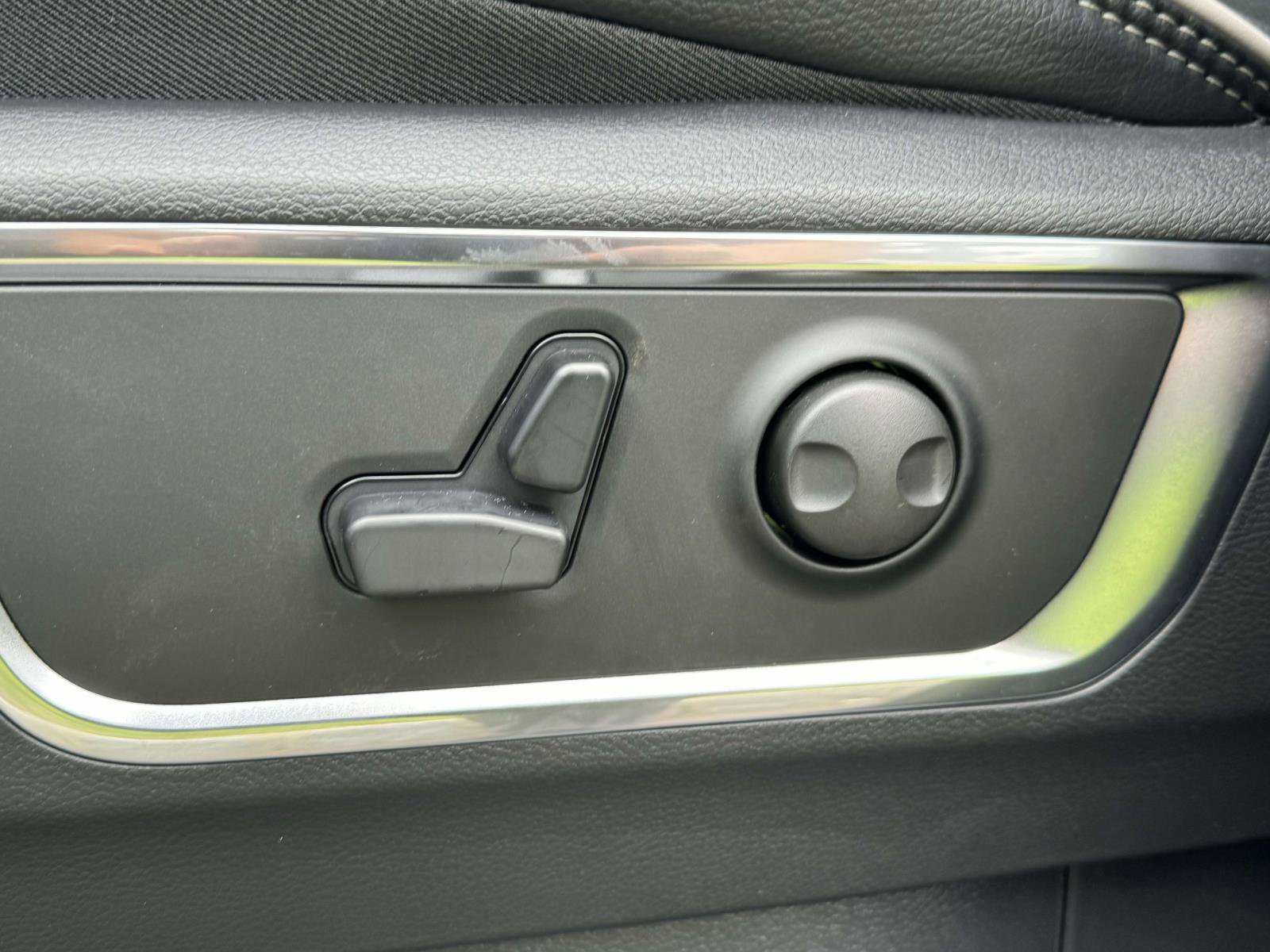 New 2026 RAM 1500 Laramie w/ Night Edition image 18