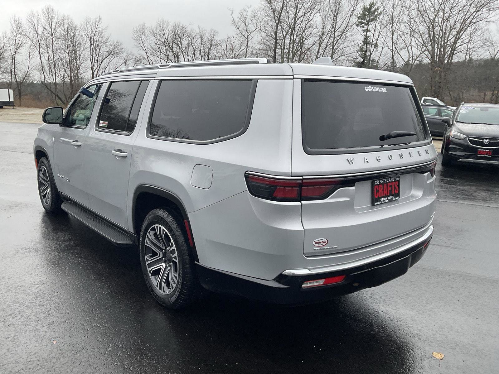 Used 2023 Jeep Wagoneer L Series II image 3