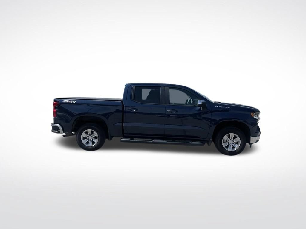 Used 2022 Chevrolet Silverado 1500 LT AWD/4WD image 6