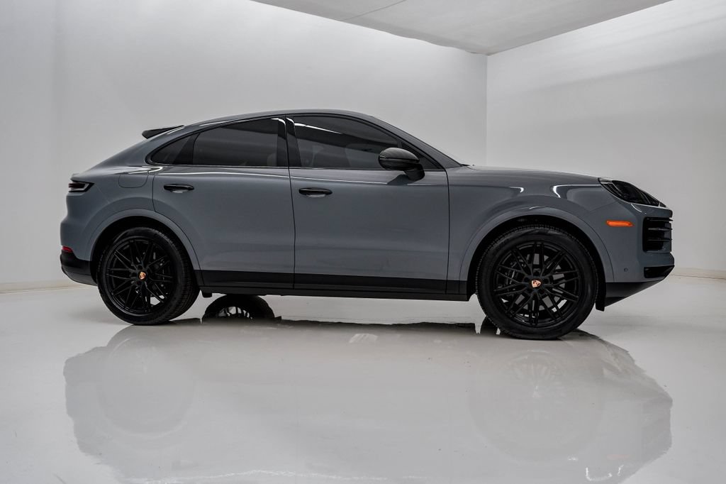 Certified 2025 Porsche Cayenne Coupe AWD/4WD image 9