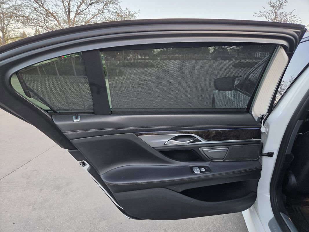 Used 2016 BMW 750i xDrive AWD/4WD image 17