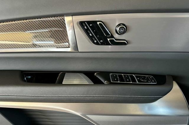 New 2026 Cadillac Vistiq Sport w/ LPO, Floor Liner Package image 11