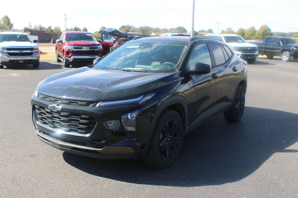 Used 2025 Chevrolet Trax ACTIV w/ Driver Confidence Package FWD image 4