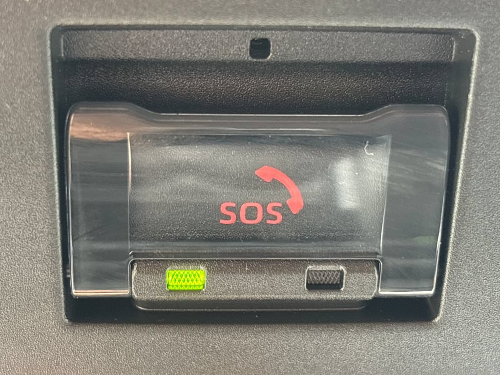 Used 2025 Toyota Prius LE FWD image 36