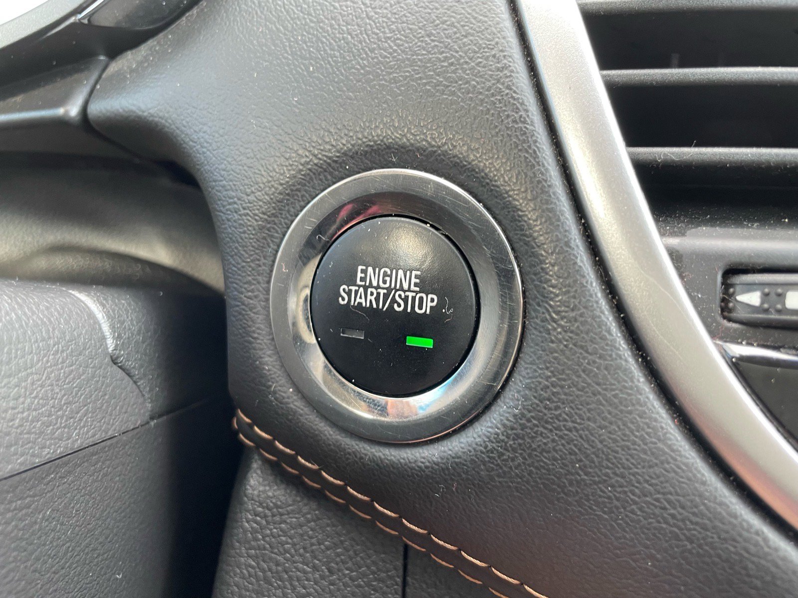 Used 2022 Chevrolet Trax LT w/ Driver Confidence Package AWD/4WD image 15