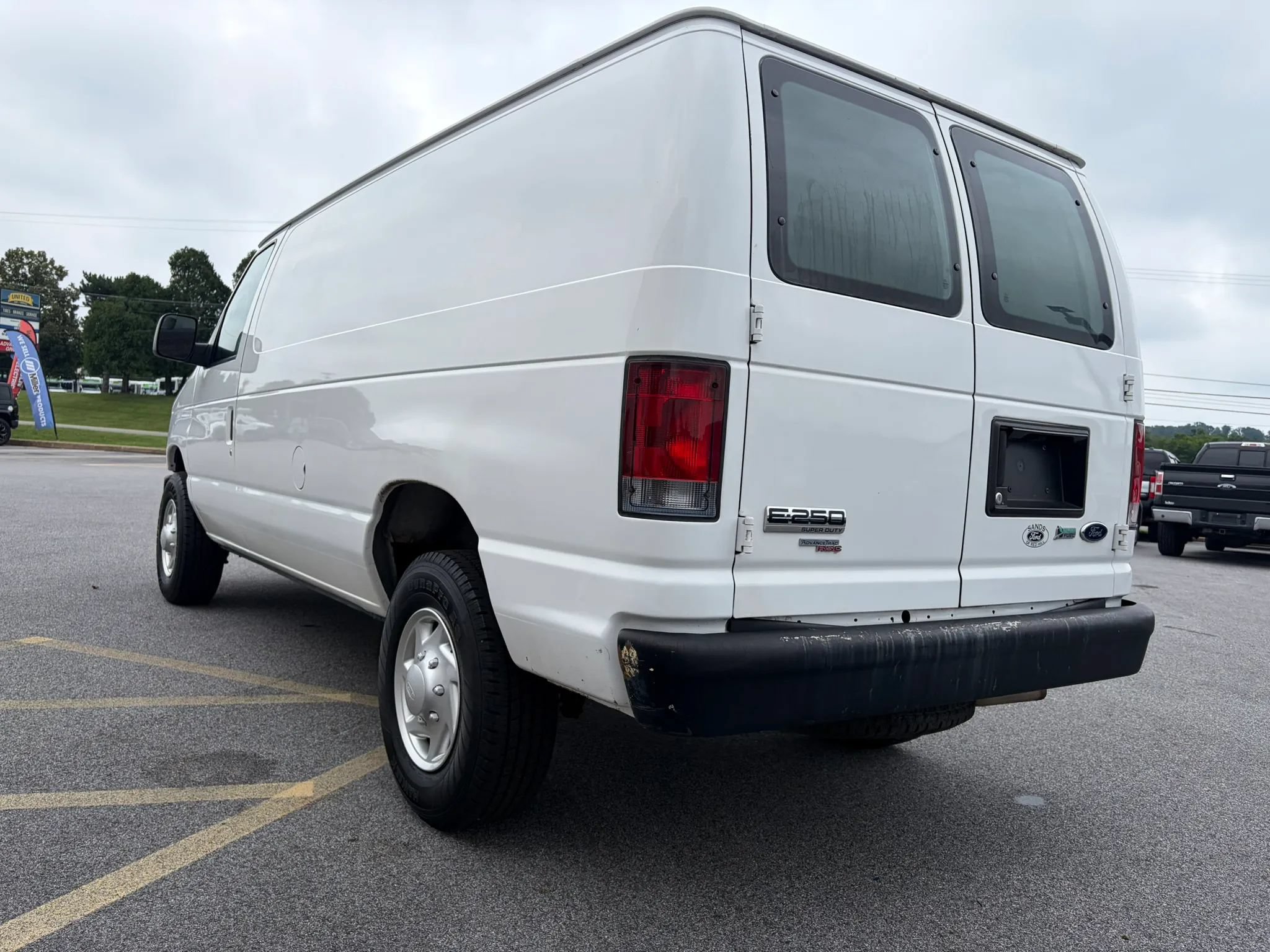 Used 2011 Ford E-250 and Econoline 250 w/ PWR Group RWD image 11