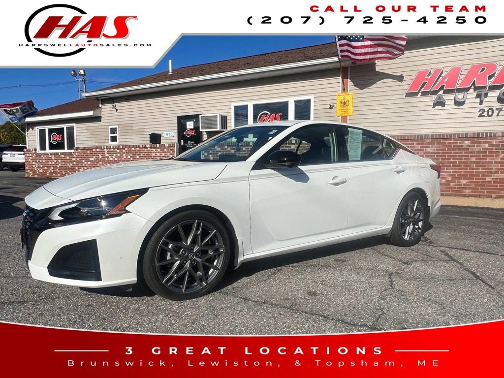 Used 2023 Nissan Altima 2.0 SR image 2