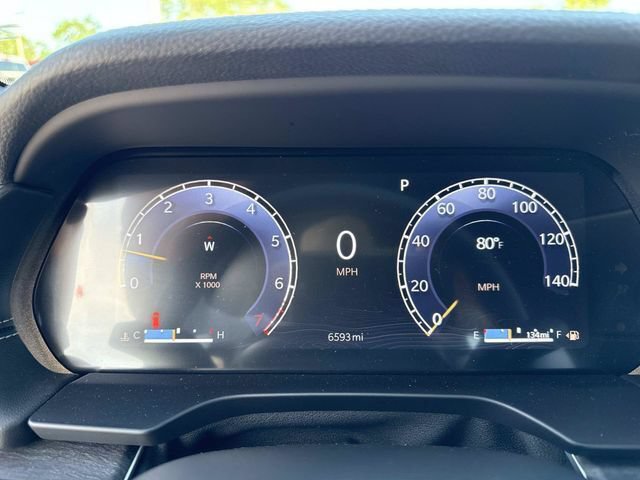 Used 2025 Jeep Grand Cherokee Limited w/ Luxury Tech Group II AWD/4WD image 31