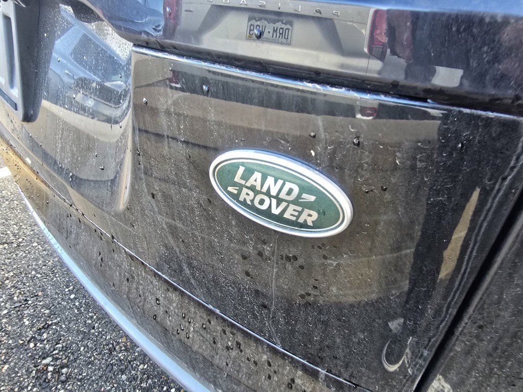 Used 2018 Land Rover Range Rover Velar S image 11