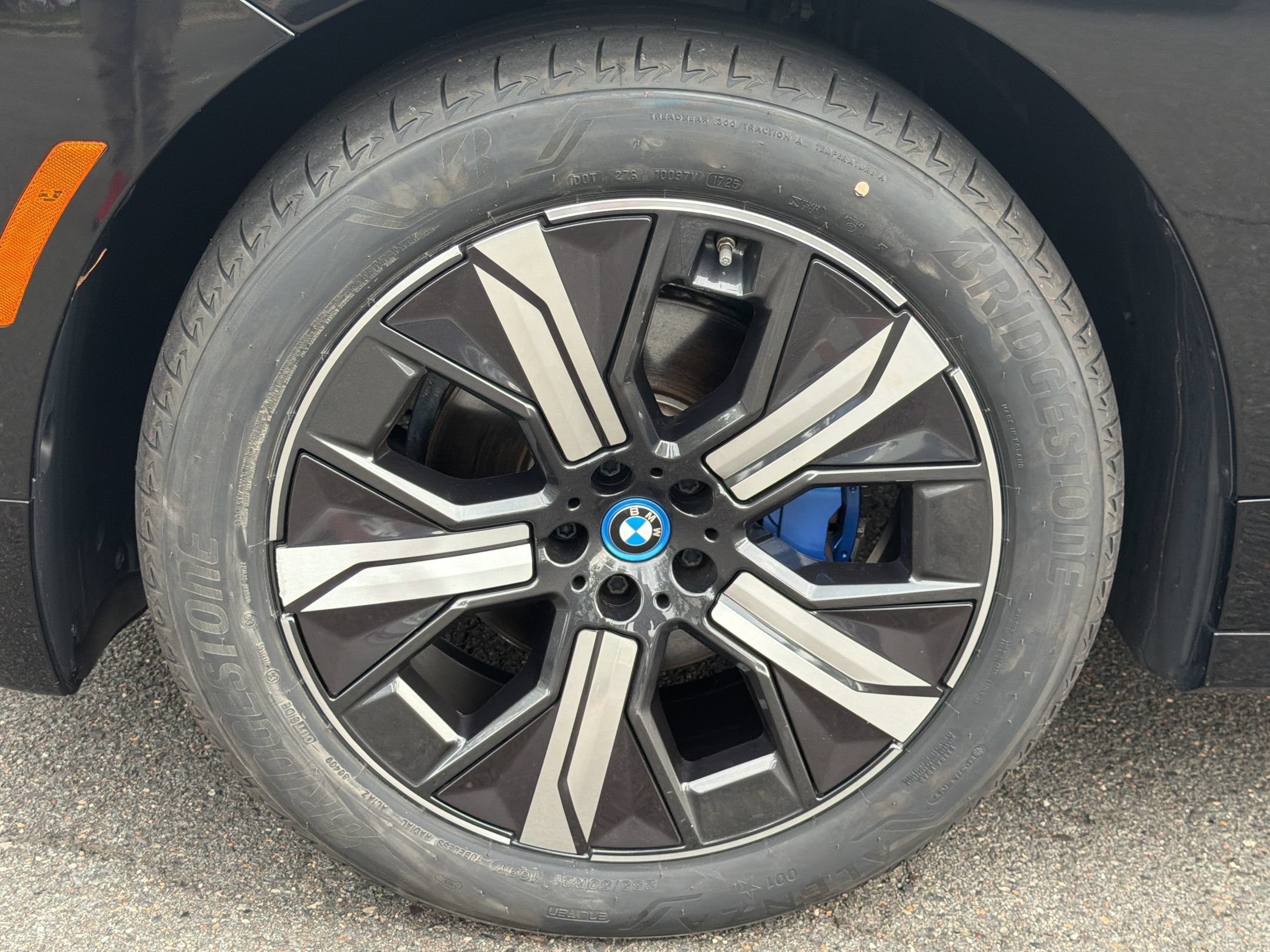 Certified 2024 BMW iX xDrive50 w/ Sport Package AWD/4WD image 13