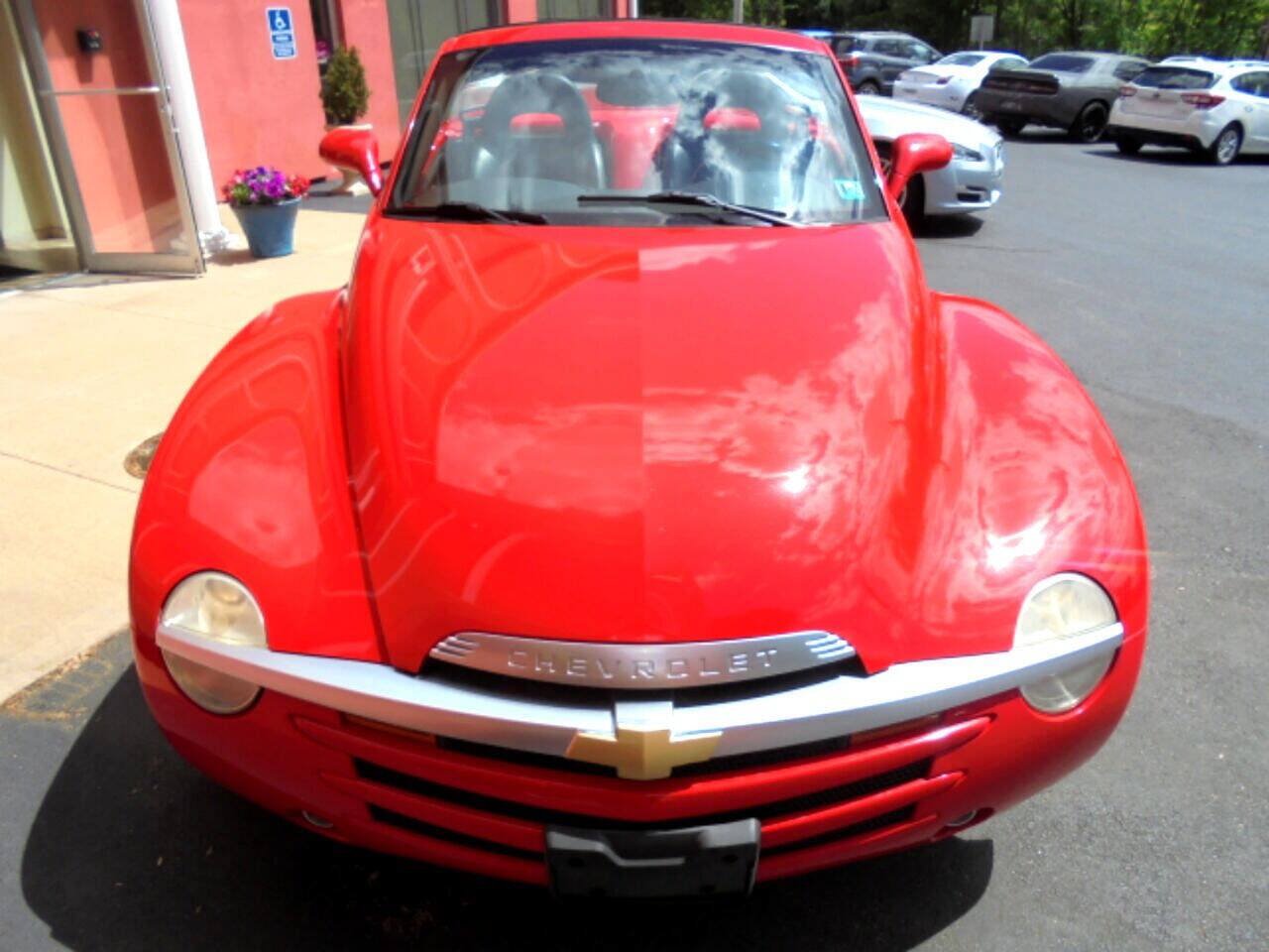 Used 2005 Chevrolet SSR w/ Preferred Equipment Group RWD image 32