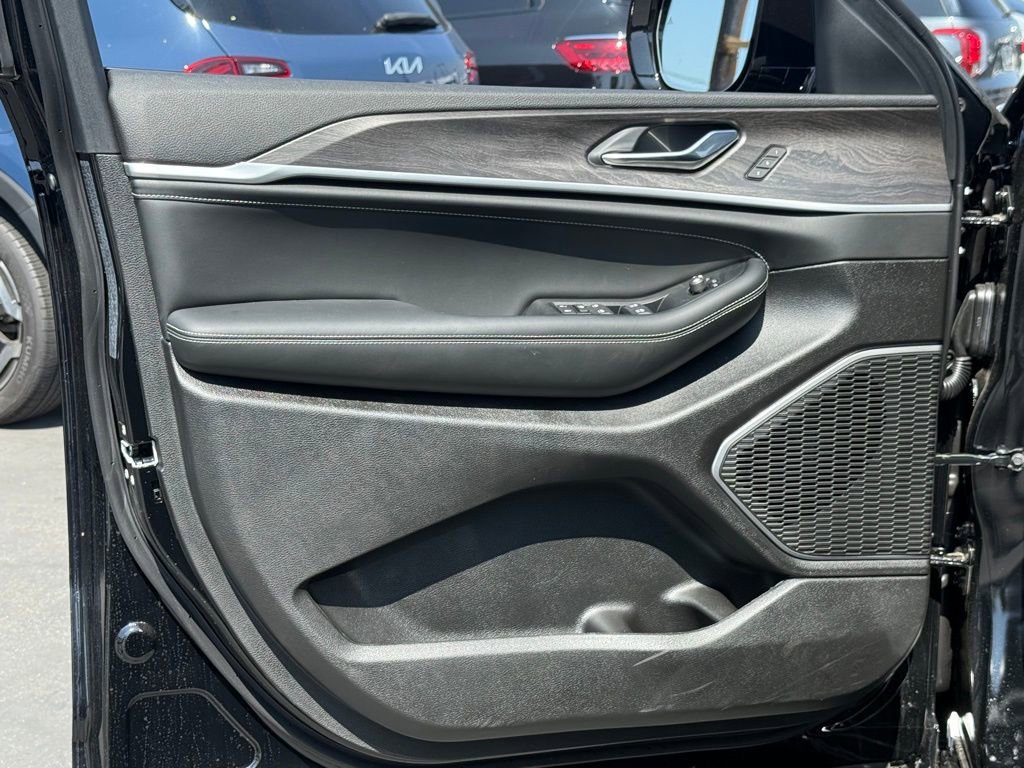 New 2026 Jeep Grand Cherokee Limited Reserve image 16