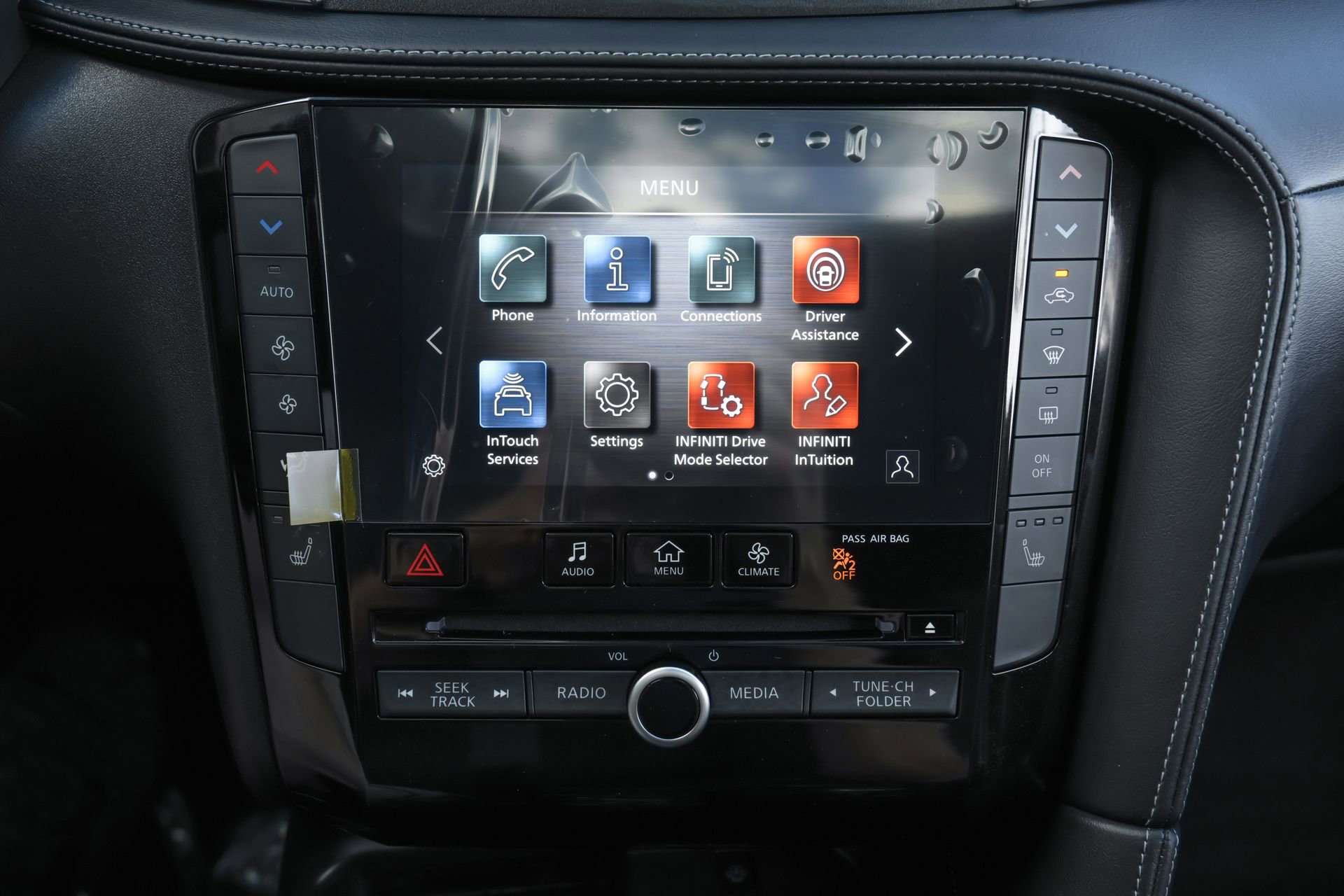 Used 2025 INFINITI QX55 Luxe w/ Accent Package image 11