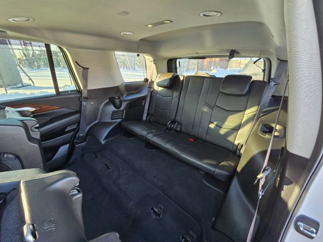 Used 2016 Cadillac Escalade Luxury image 19