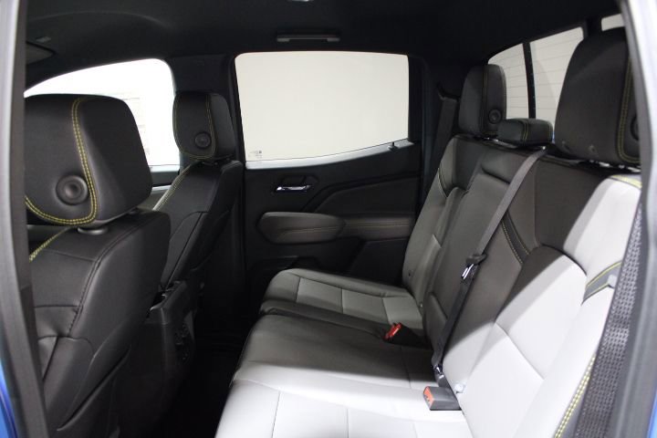 New 2026 Chevrolet Colorado ZR2 w/ Midnight Edition image 16