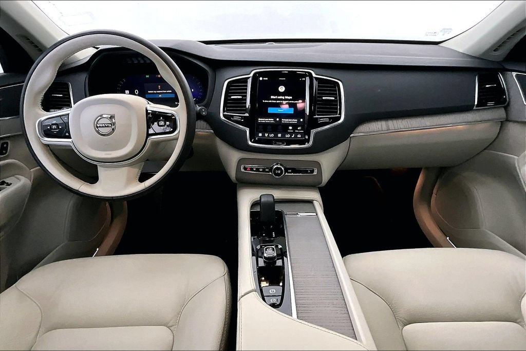 Certified 2025 Volvo XC90 B5 Plus w/ Protection Package Premier AWD/4WD image 19