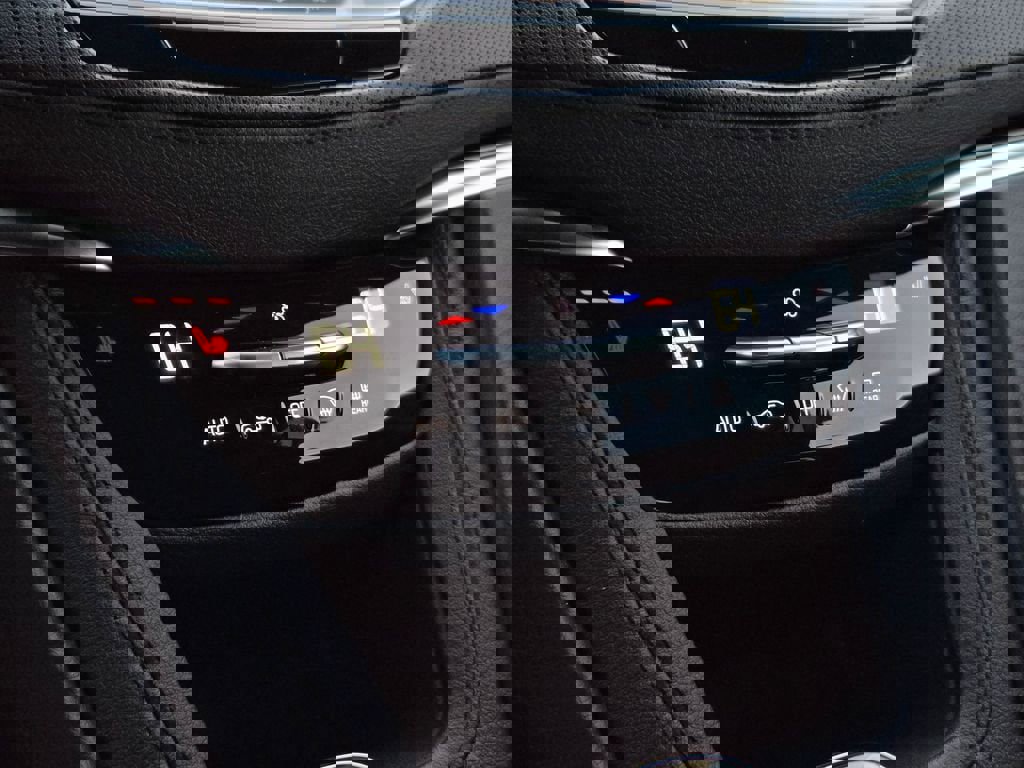 New 2025 Cadillac XT6 Luxury image 20