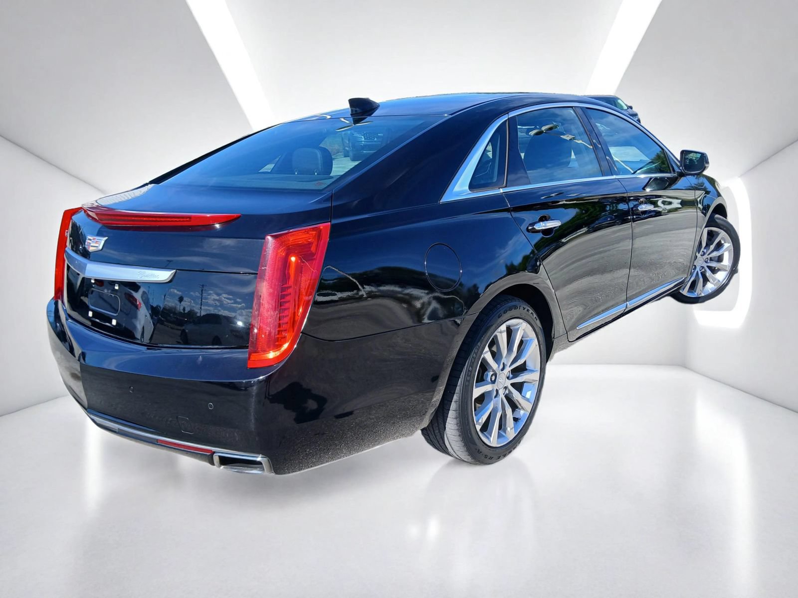 Used 2016 Cadillac XTS Luxury FWD image 4