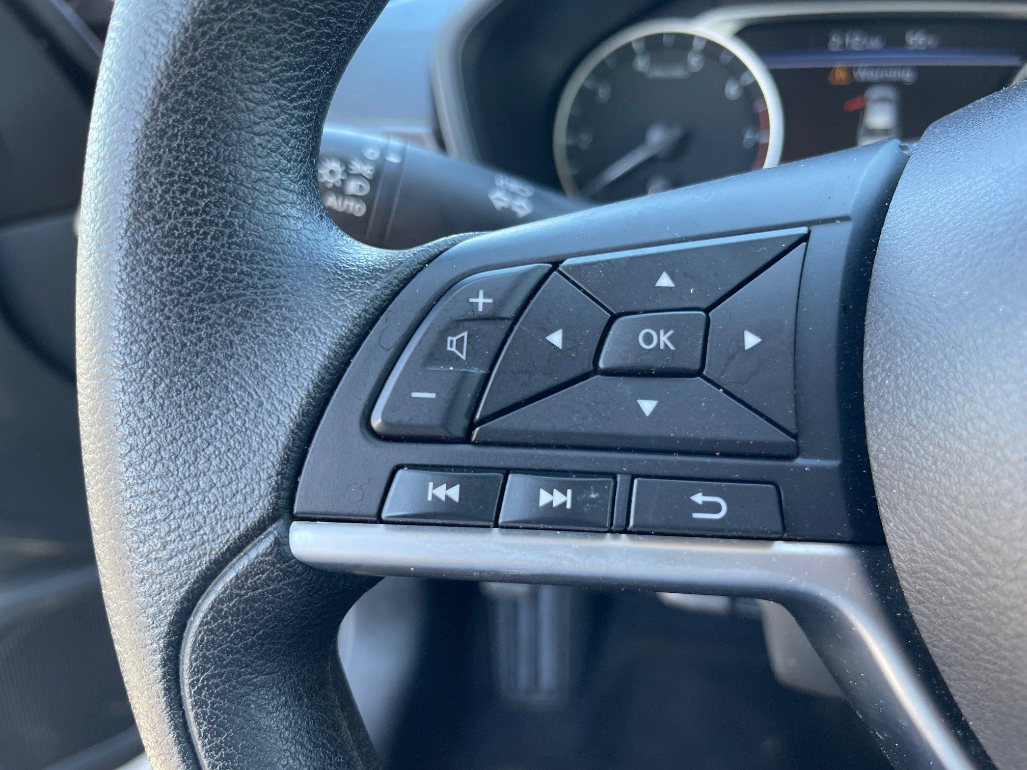 Used 2024 Nissan Altima 2.5 SV image 17