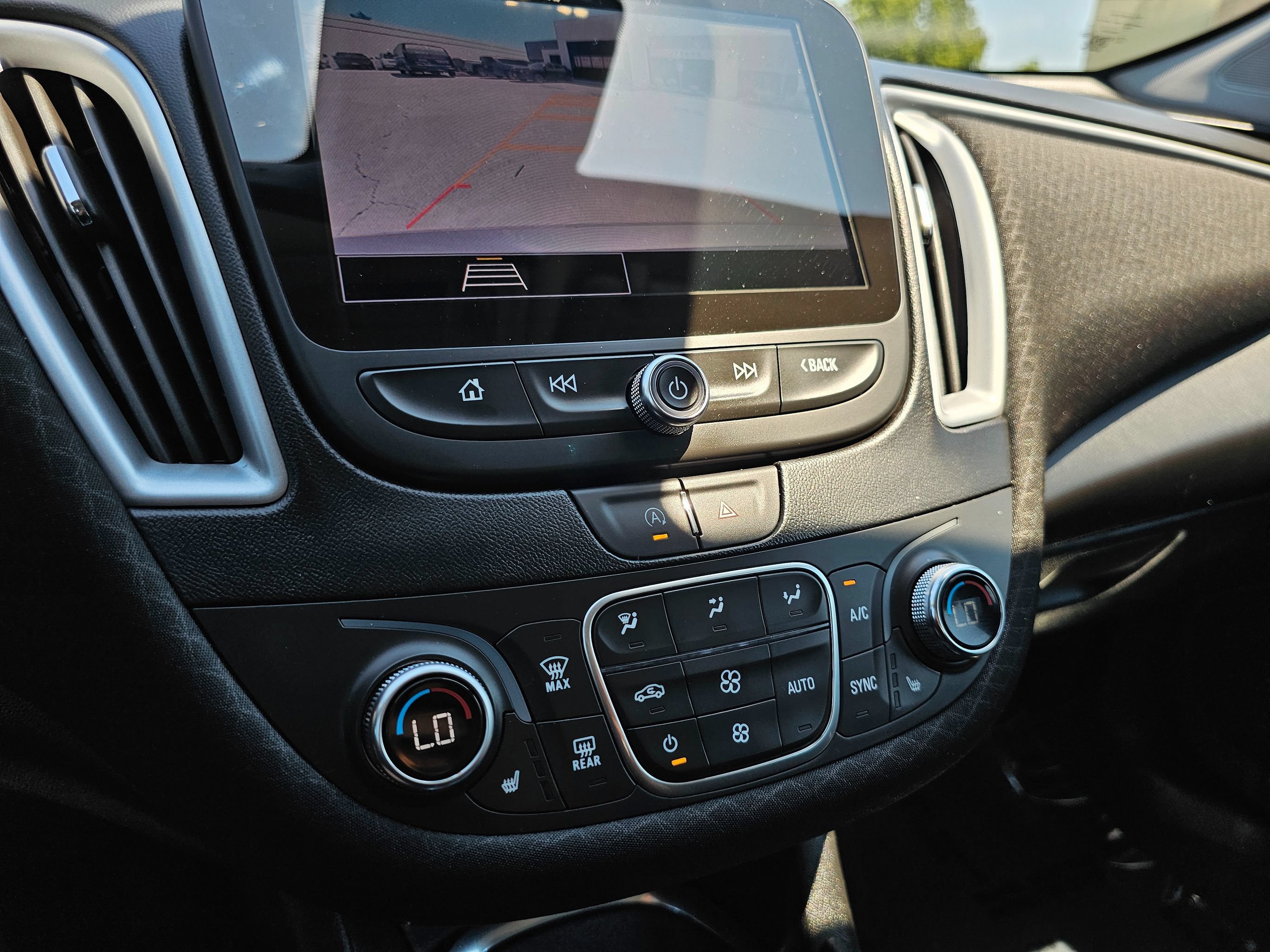 Used 2023 Chevrolet Malibu LT FWD image 33