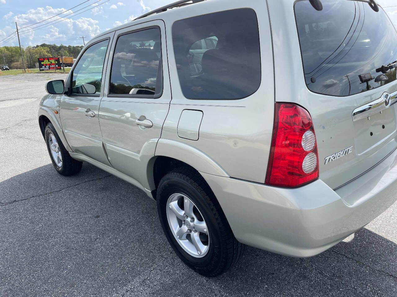 Used 2005 MAZDA Tribute s FWD image 6