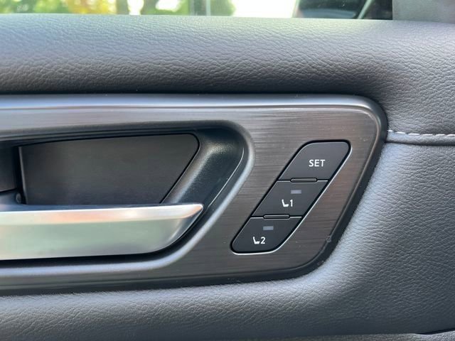 New 2025 Nissan Armada SL w/ Captain's Chari Seat Package image 18