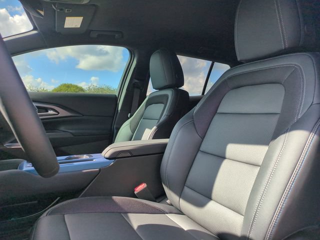 New 2026 Chevrolet Equinox EV LT AWD/4WD image 13