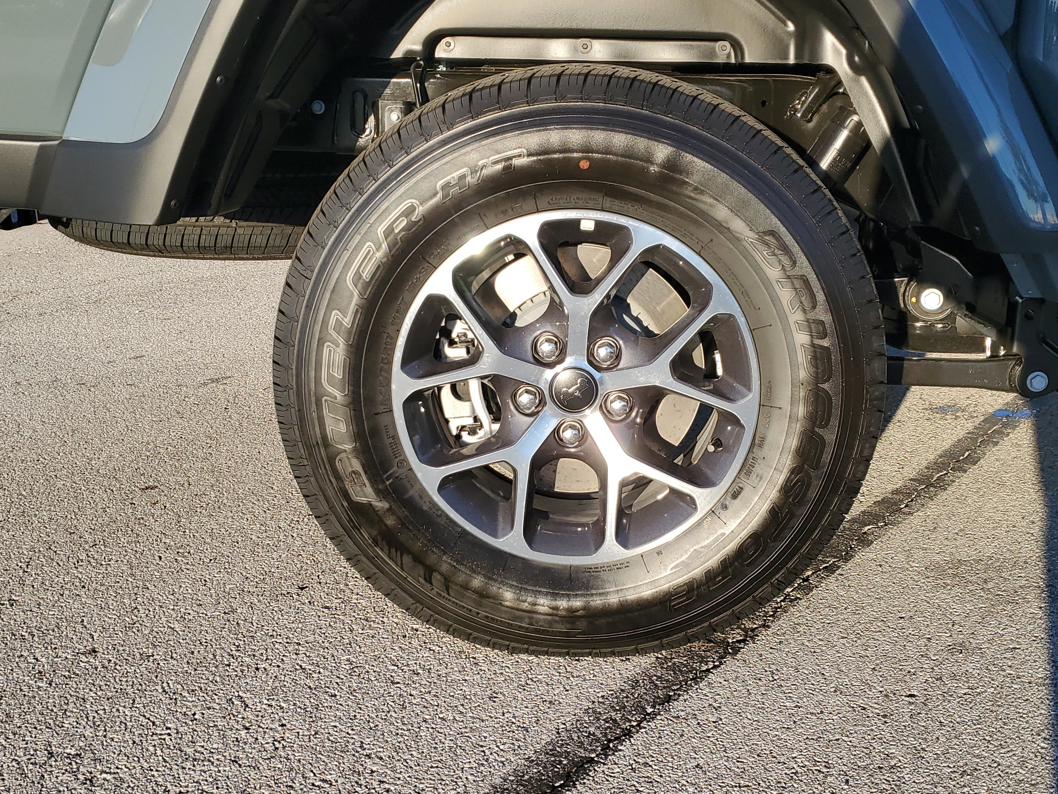 New 2025 Jeep Gladiator Sport image 5