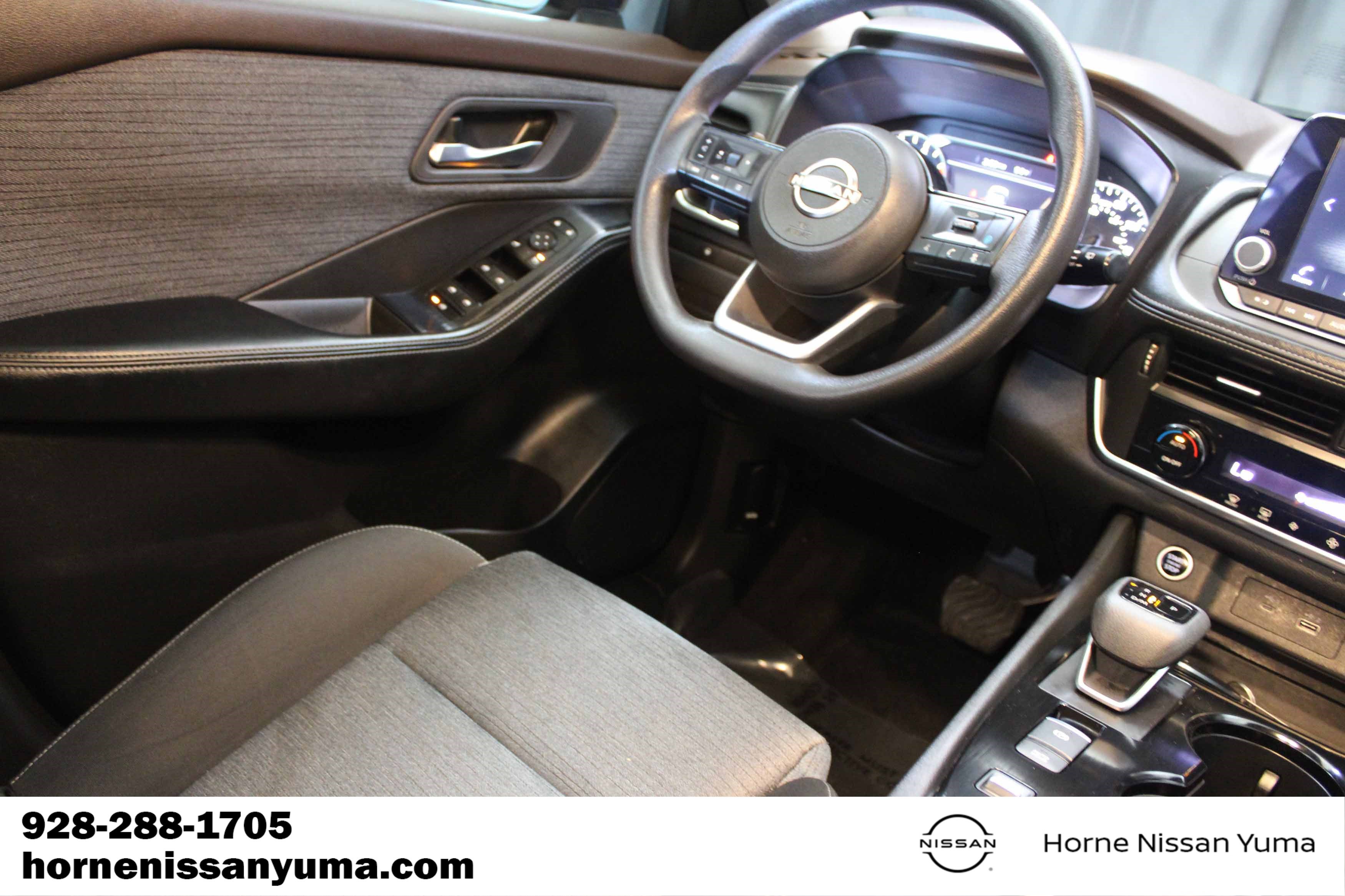 Used 2023 Nissan Rogue SV FWD image 9