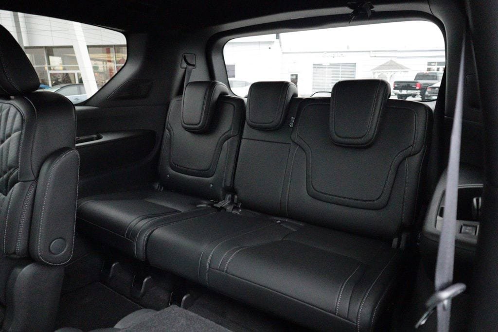 New 2026 Nissan Armada PRO-4X w/ Captain's Chari Seat Package AWD/4WD image 22