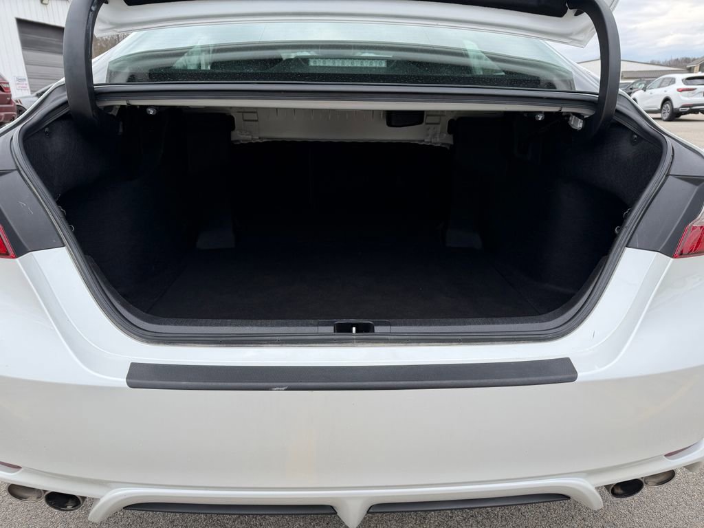 Used 2019 Toyota Camry XSE FWD image 8