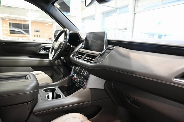 Used 2021 GMC Yukon XL SLT w/ SLT Premium Package image 14