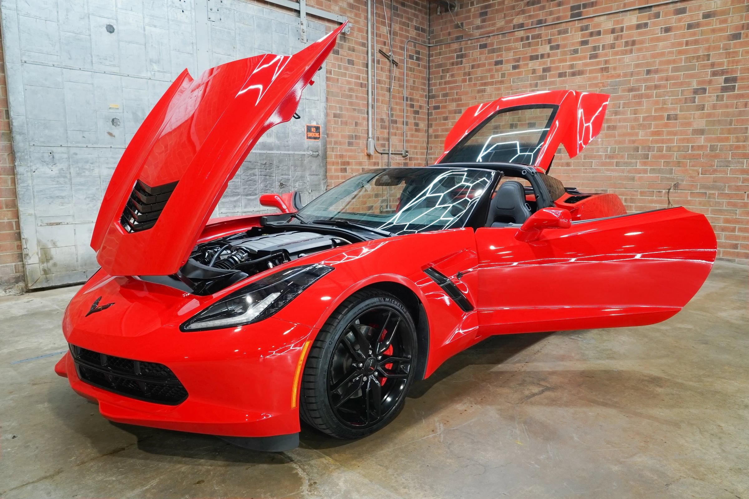 Used 2019 Chevrolet Corvette Stingray Coupe w/ Carbon Flash Badge Package RWD image 25