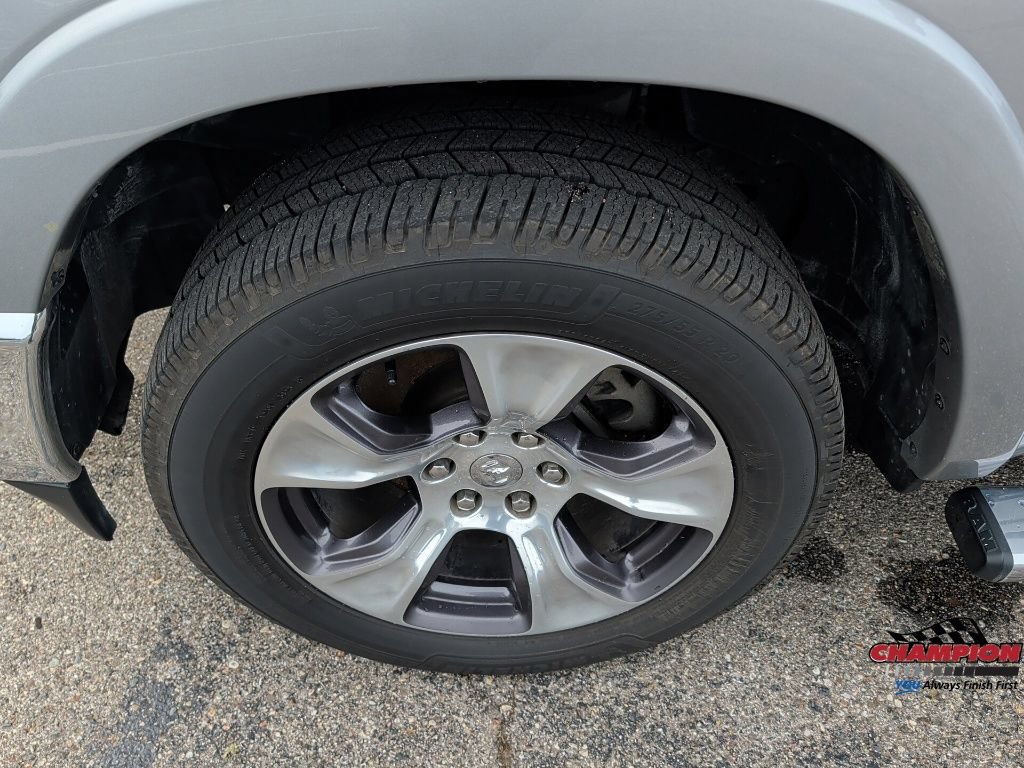 Used 2019 RAM 1500 Laramie AWD/4WD image 11