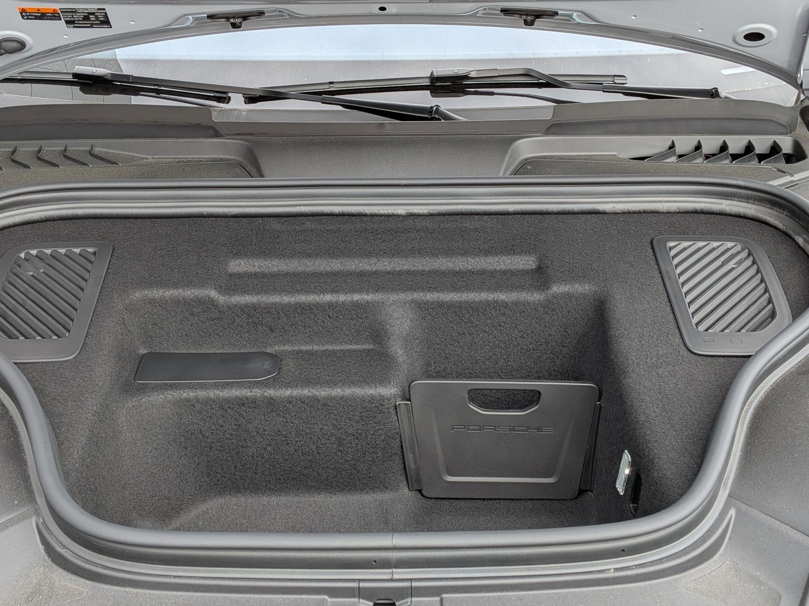 New 2026 Porsche Macan Electric image 22